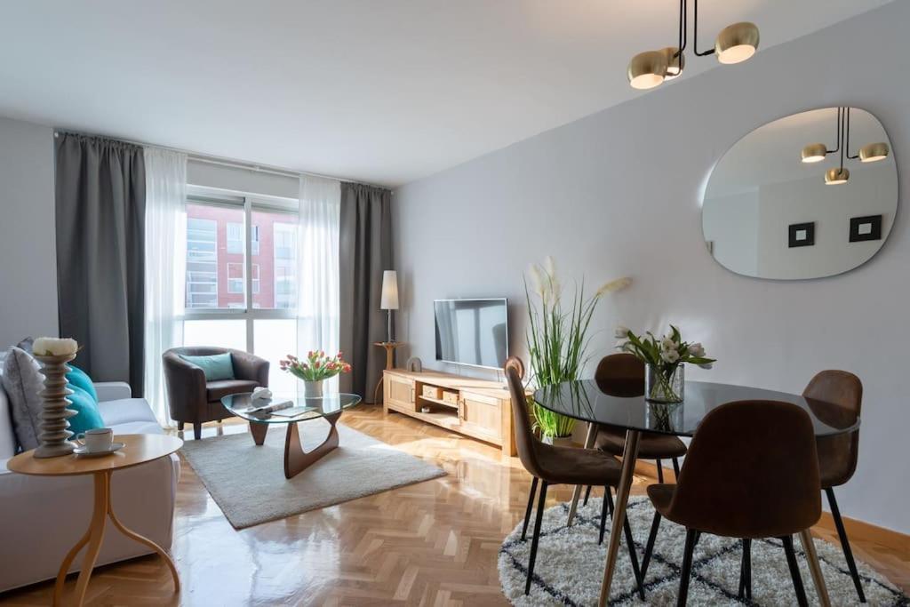 Ferienwohnung Vivienda Con Zona De Trabajo, Piscina Y Parking Madrid Exterior foto