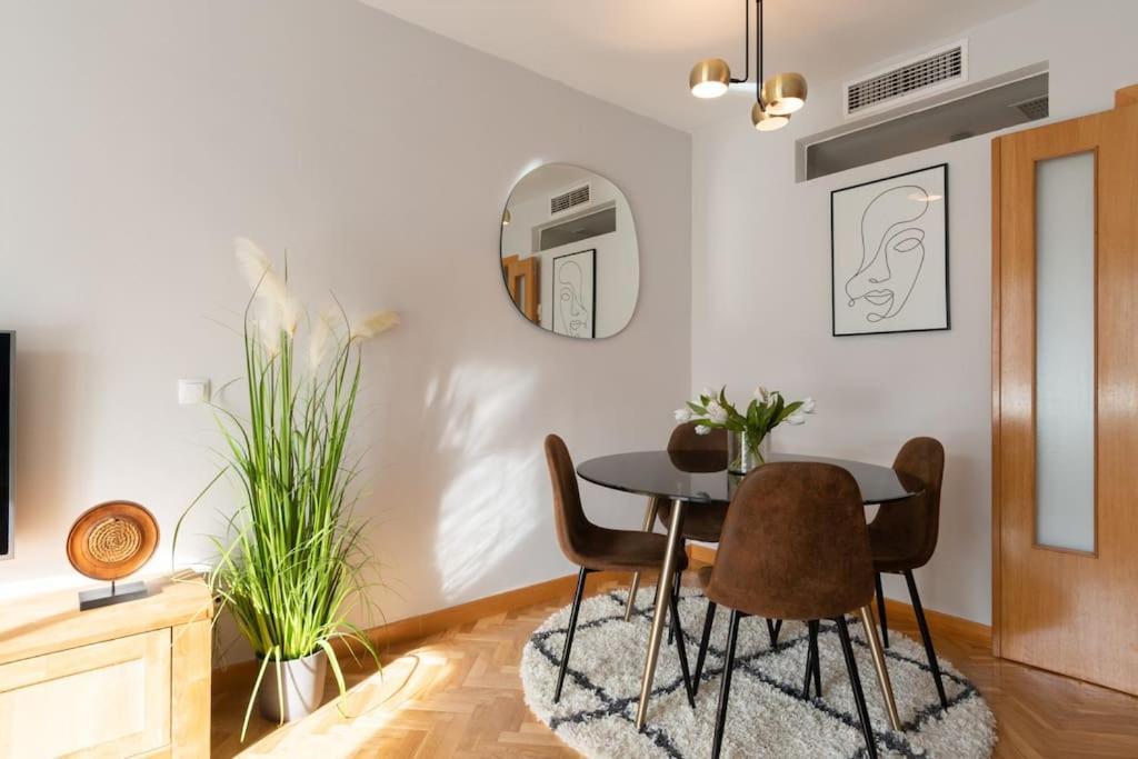 Ferienwohnung Vivienda Con Zona De Trabajo, Piscina Y Parking Madrid Exterior foto