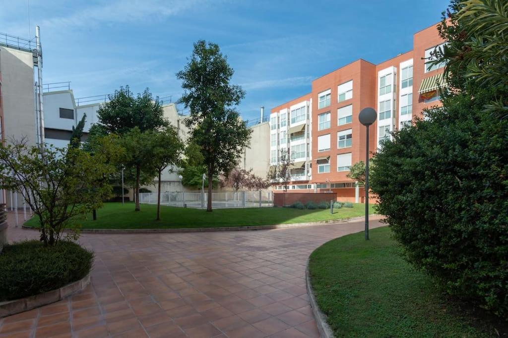 Ferienwohnung Vivienda Con Zona De Trabajo, Piscina Y Parking Madrid Exterior foto