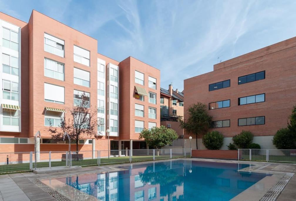 Ferienwohnung Vivienda Con Zona De Trabajo, Piscina Y Parking Madrid Exterior foto